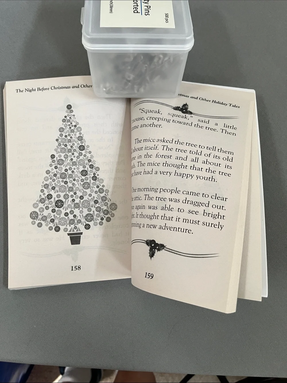 The Night Before Christmas and Other Holiday Tales - Green Illustrated Edition